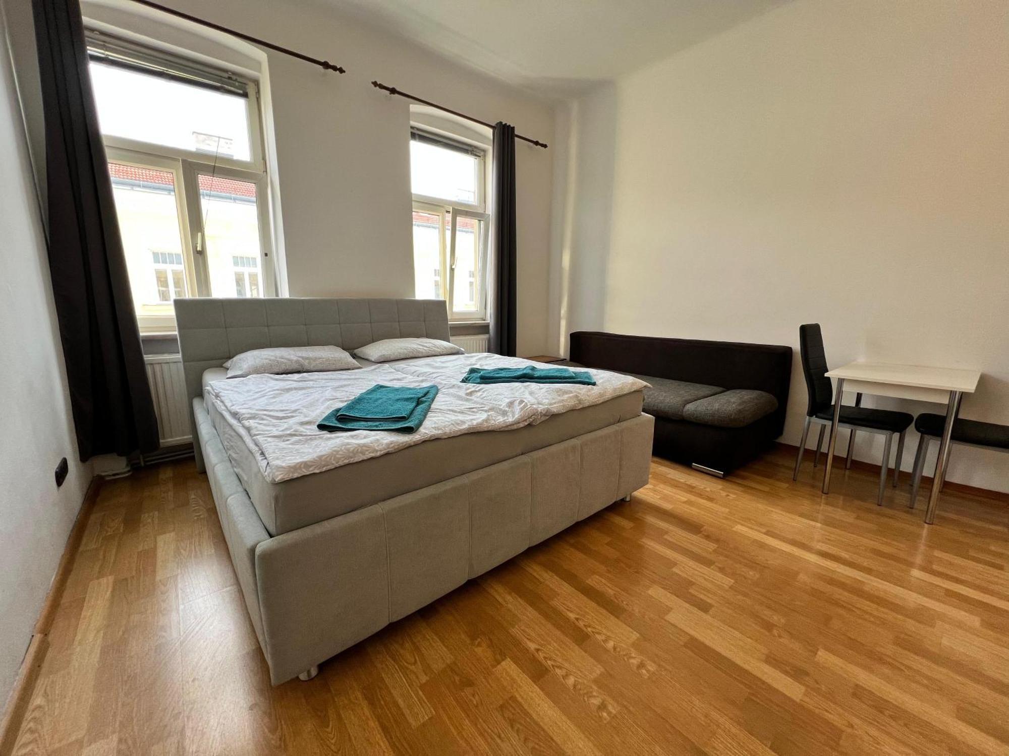 Lovely Shared 3br Apt Near Bahnhof Meidling Apartment Wien