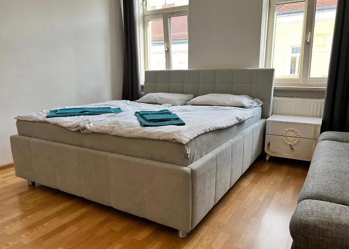 Lovely Shared 3Br Apt Near Bahnhof Meidling